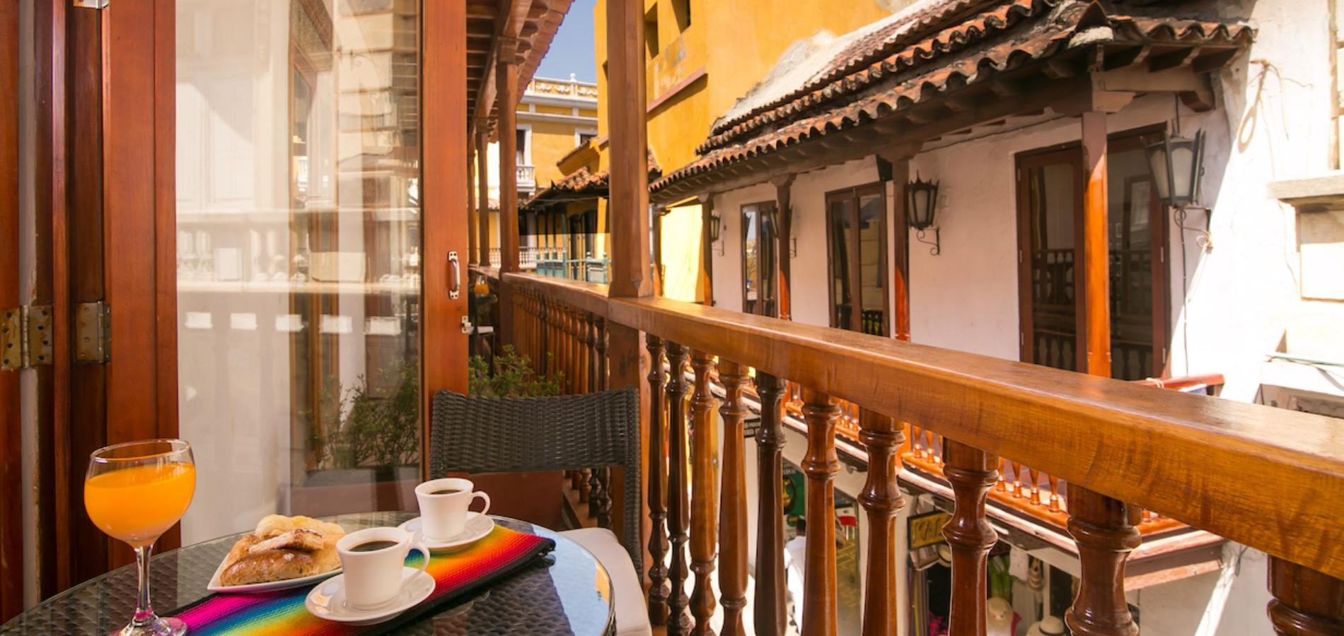 Dsifruta nuestra terraza - Hotel Boutique Las Carretas Cartagena